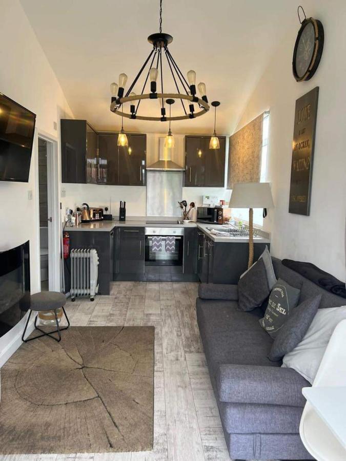 Stunning One Bed Modern & Contemporary Chalet 브리들링턴 외부 사진